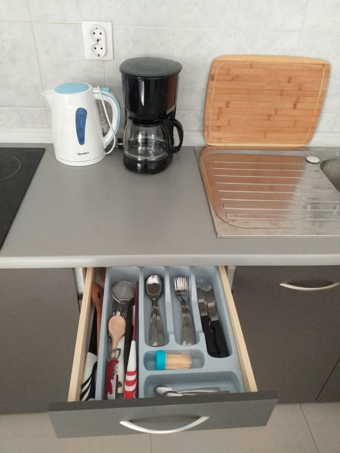 Tili Apartment Pula Luaran gambar